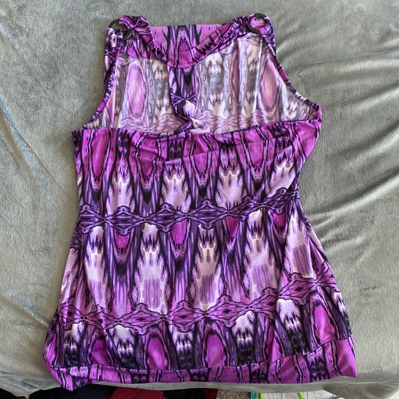 Ladies tank - Picture 2 of 2